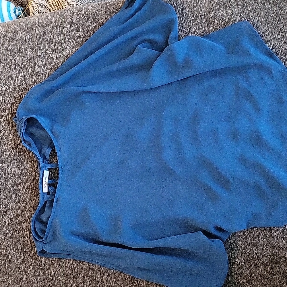 Womens top. Navy blue . Size M